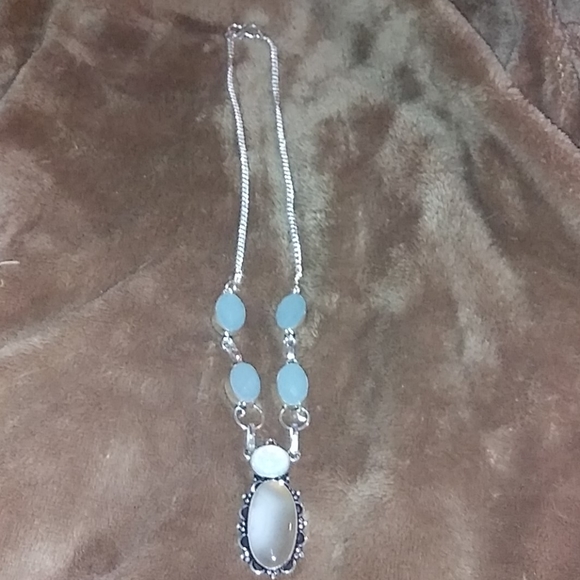 Banded lace Agate with opalite - Picture 1 of 4